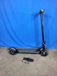 lot 21 image: New GlareWheel ES-S8 36V Electric Scooter