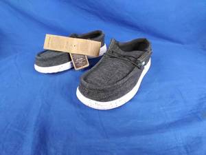 lot 88 image: New Womens Lamo Paula Slip On, Black Size 7