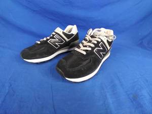 lot 89 image: New New Balance Womens 574 Core Sneaker, Black Grey Size 10