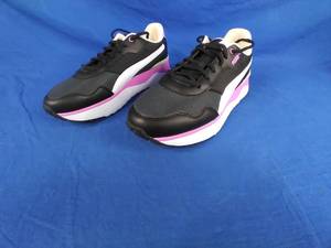 lot 95 image: New R78 Voyage Womens Sneakers, Size 10 Black, White, Electric Orchid