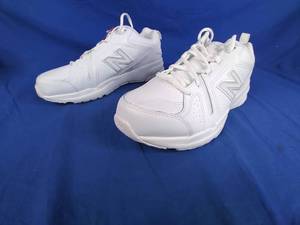 lot 98 image: New New Balance Mens 608v5 Training Shoe, Size 10 White