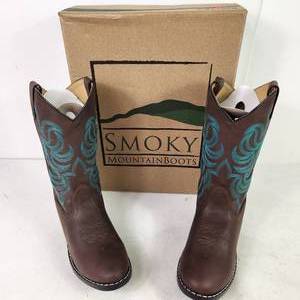 New Girls Smoky Mountain Boots Brown Green Stitching Size 4.5 Style 1623Y