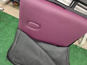 lot 6 image: One Touch Massage Table ( New)