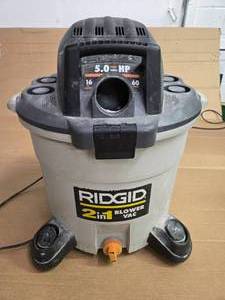 lot 55 image: Ridgid 2in1Blower VAC (Used and works perfectly) .