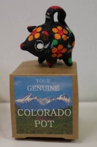 lot 198 image: Collectible Pig Banks Your Genuine Colorado Pot Miniature Chris Wolff Pottery Hand-Painted Handle Souvenir Bank wBox, Glass Pig wCork