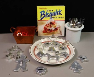 lot 254 image: Vintage Cookie Cutters, Utensil Holder wAccessory Silverware Assortment Etc