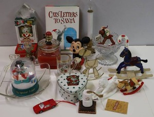 lot 263 image: Holiday Christmas Decor Etc
