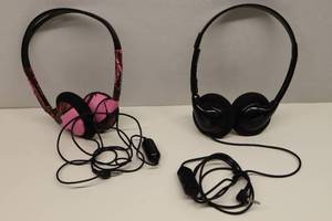 lot 294 image: (2) Headphone Sets Koss On-the-Ear HP6 Pink Camo