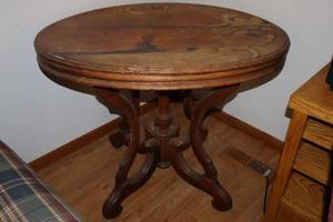 lot 371 image: Antique Queen-Anne Style Occasional High-Table