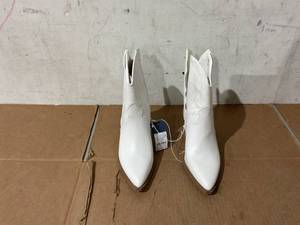 lot 206 image: Womens Jacey Western Ankle Boots - Universal Thread