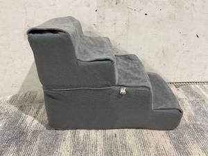 lot 126 image: 4 Step Grey Pet Stairs