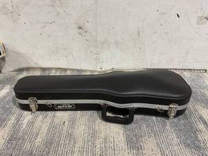 lot 168 image: SKB Global Transport Authority Hardshell Violin Case