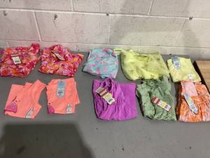 lot 419 image: LOT OF 10 Girls Clothing, Size 3T