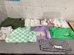 lot 442 image: LOT OF 10 Girls Clothing, Size L (1012)