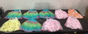 lot 521 image: LOT OF 9 Baby Girls Clothing, Size 12 Months