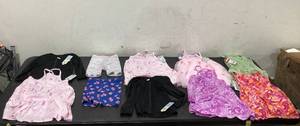 lot 530 image: LOT OF 10 Baby Girls clothing, Size 4T