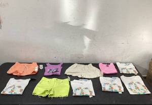 lot 538 image: LOT OF 10 Baby Girlss Clothing, Size M (8)