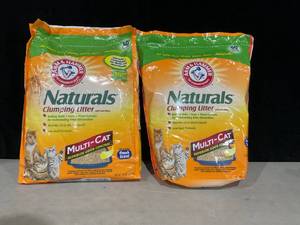 lot 649 image: LOT OF 2 Arm & Hammer Litter Naturals Scented Clumping Corn Cat Litter