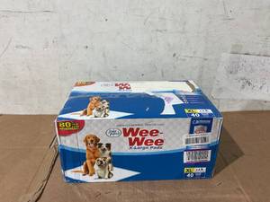 lot 290 image: Four Paws Wee-Wee Superior Performance XL Pee Pads for Extra Large Dogs