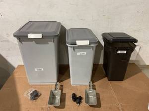 lot 293 image: LOT OF 3 Pet Food Storage Containers - Varying SizesColor