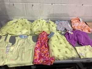 lot 450 image: LOT OF 10 Girls Clothing, Size 3T