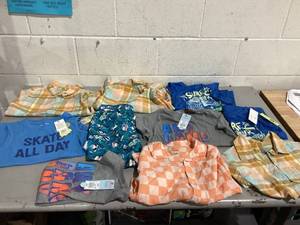 lot 453 image: LOT OF 10 Boys Clothing, Size M (8)