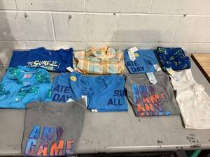 lot 454 image: LOT OF 10 Boys Clothing, Size M (8)