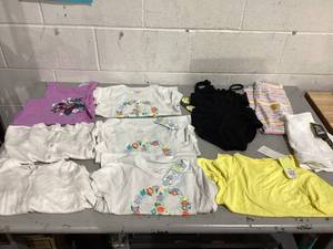lot 461 image: LOT OF 10 Girls Clothing, Size S (67)