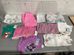 lot 464 image: LOT OF 10 Girls Clothing, Size S (67)