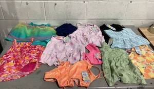lot 492 image: LOT OF 11 Girls Clothing, Size 18 months