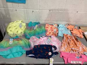 lot 496 image: LOT OF 10 Girls Clothing, Size 18 months