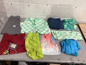 lot 500 image: LOT OF 10 Boys Clothing, Size XL (14)