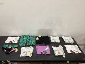 lot 564 image: LOT OF 10 Girls Clothing, Size M (8)
