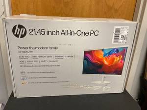 lot 3 image: HP 21.45 inch All-in-One Windows Desktop Intel Processor J5040 8GB RAM 128GB SSD Cashmere White