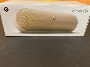 lot 19 image: Beats Pill Speaker- Champagne Gold