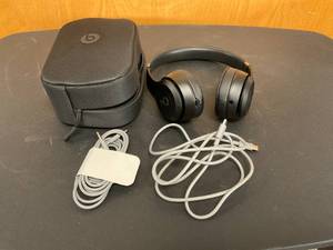 lot 20 image: Beats - Solo 4 True Wireless On-Ear Headphones - Matte Black
