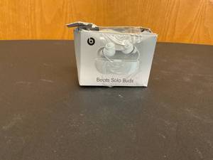 lot 29 image: Beats Solo Buds  True Wireless Earbuds  Storm Gray