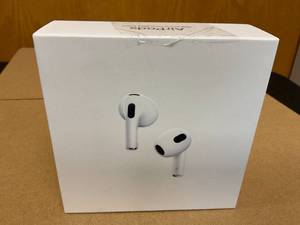lot 33 image: Apple - AirPods (3rd generation) with Lightning Charging Case - White