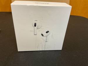 lot 34 image: Apple - AirPods (3rd generation) with Lightning Charging Case - White