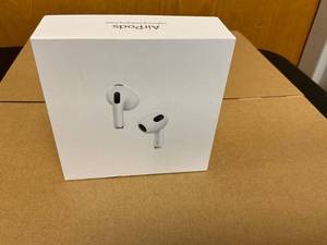 lot 38 image: Apple - AirPods (3rd generation) with Lightning Charging Case - White