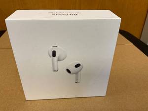 lot 42 image: Apple - AirPods (3rd generation) with Lightning Charging Case - White
