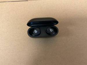 lot 43 image: Beats Solo Buds  True Wireless Earbuds  Matte Black
