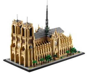 lot 63 image: LEGO 21061 Architecture NotreDame de Paris
