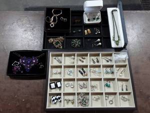 lot 6 image: Lot Of Pierced Earrings & Necklaces
