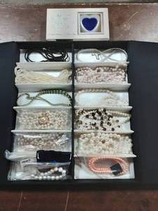 lot 7 image: Lot Of Assorted Vintage Pearl Necklaces