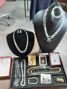 lot 9 image: Vintage Glass Bead Necklaces, Earrings