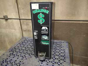 lot 22 image: American Changer AC1001