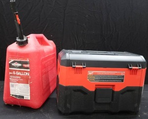 MILWAUKEE M18 CORDLESS WET  DRY VAC
