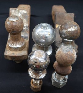 TOW HITCHES AND BALLS