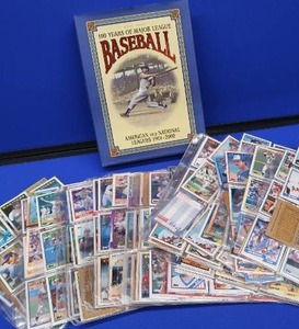 BASEBALL COLLECTIBLE CARD LOT